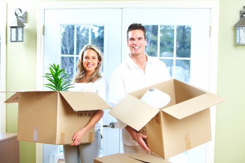 Primrose Hill moving truck service for local customers